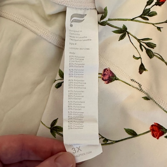 Fabletics Plus Size Oasis Pure Luxe High Waisted 7/8 Leggings 3X in Trellis - Picture 4 of 5